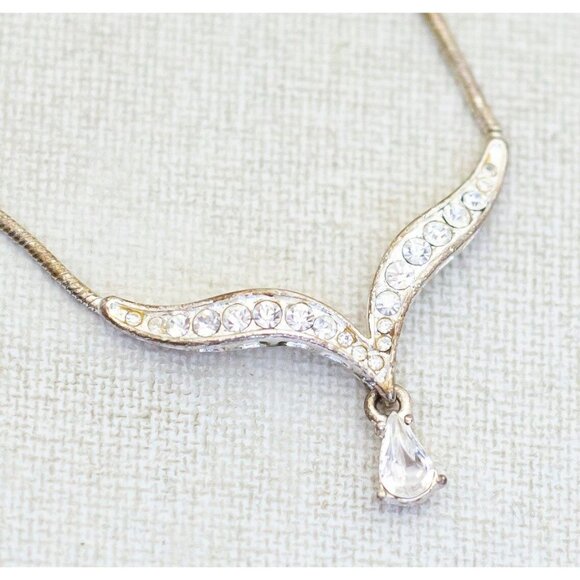 17 inch, Vintage Silver Tone Abstract Wavy Rhinestones Necklace - J1 - Picture 1 of 3
